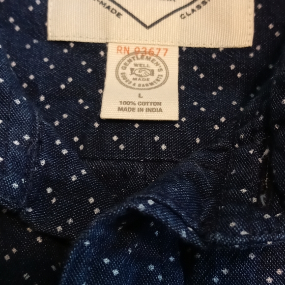 ✴️3/$15✴️St. John's Bay Short Sleeve Button Up - Picture 2 of 2